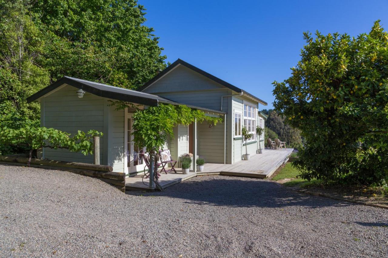 Kina Beach Cottages Tasman Экстерьер фото